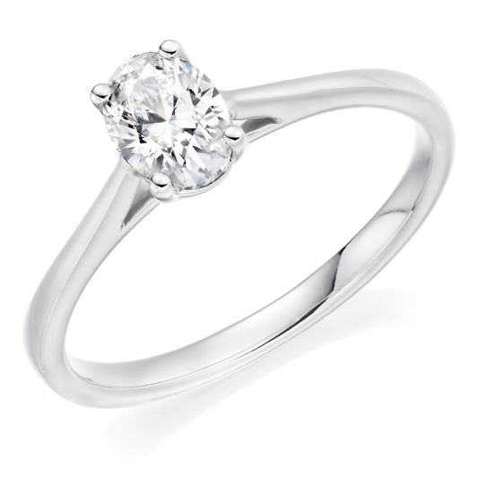 Oval engagement ring