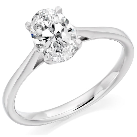 Oval engagement ring
