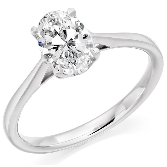 Oval engagement ring