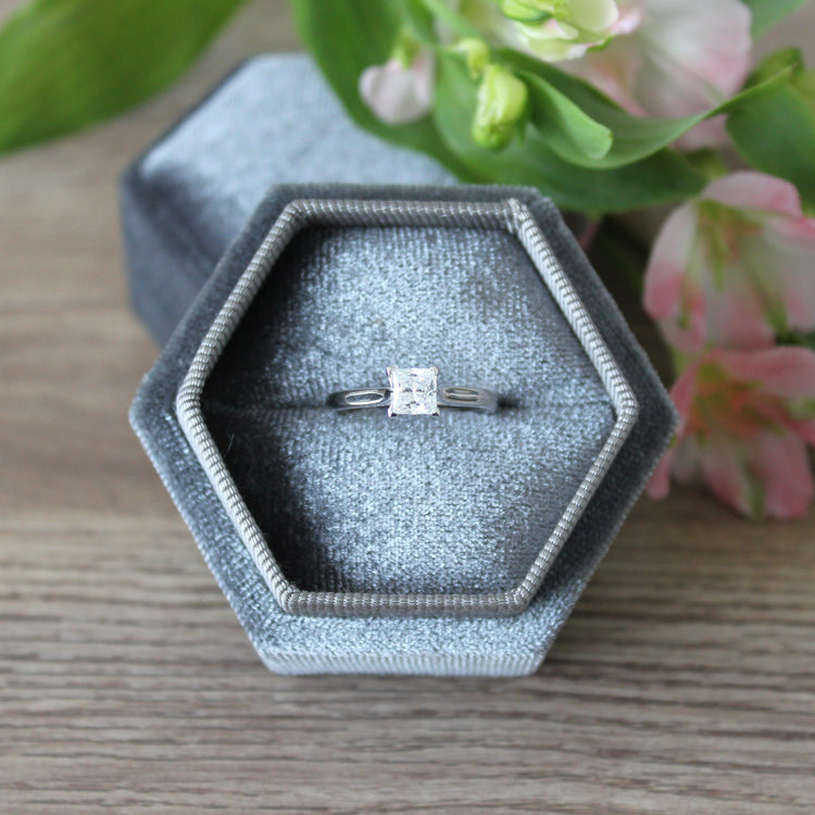 0.7ct princess cut engagement ring F / VS